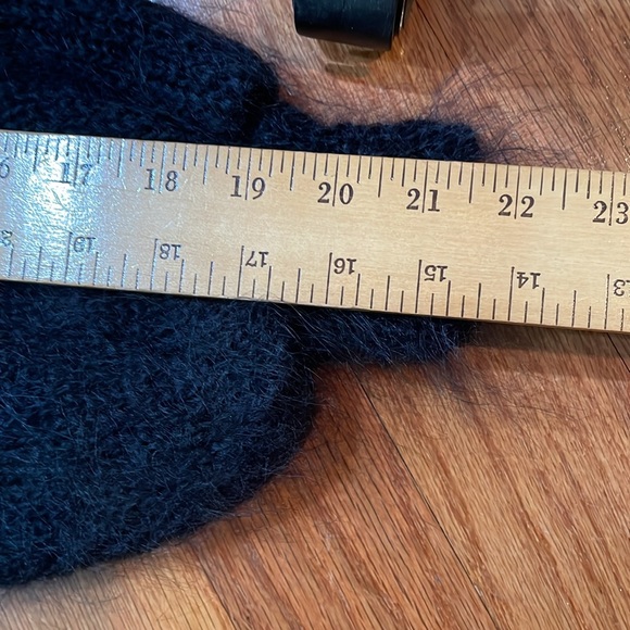 A Black Fuzzy Woman’s Vintage Designer Knitwear Claire Ellen Made in England - Picture 7 of 14